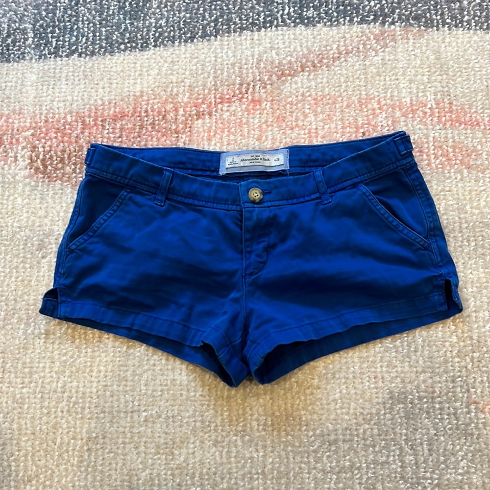 Pre-Owned Abercrombie & Fitch shorts size 2 fits large